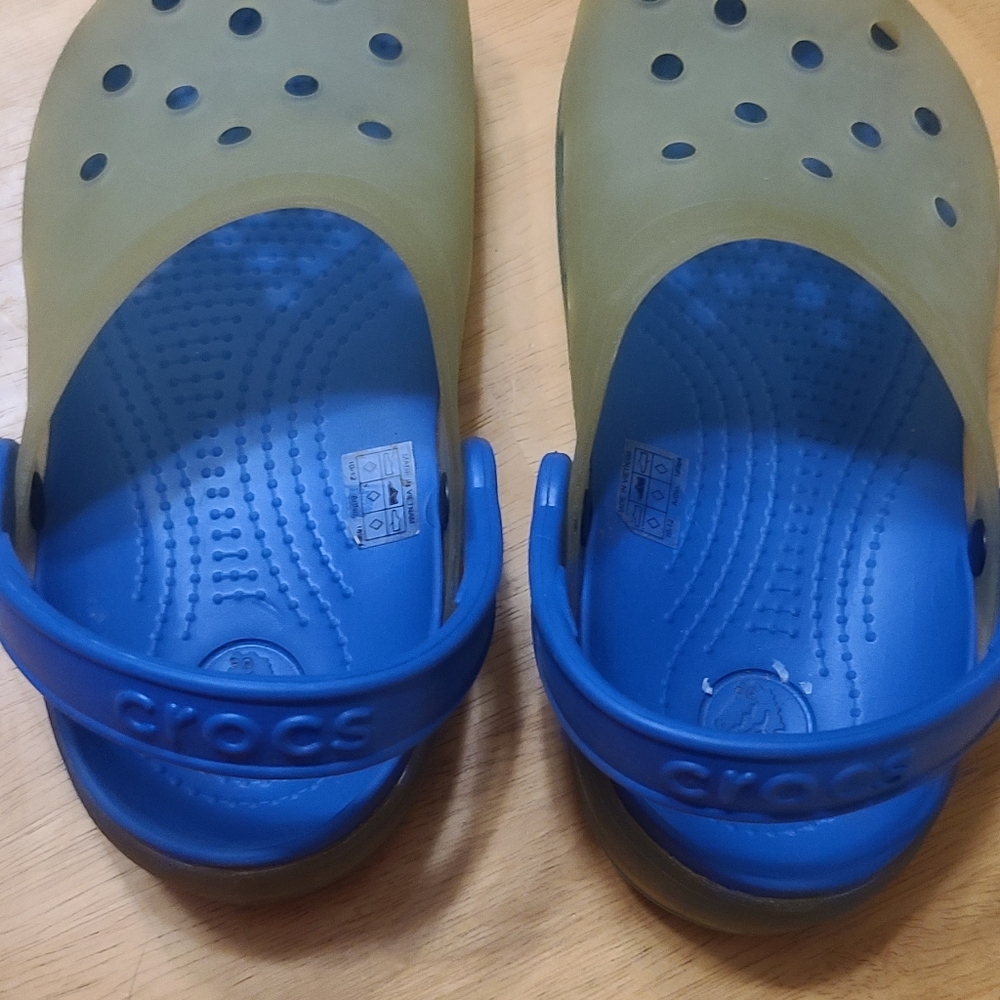 Crocs